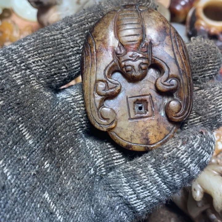 和田玉（糖玉）未镶嵌颈饰