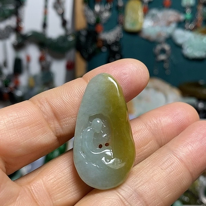 翡翠未镶嵌吊坠(赠链)