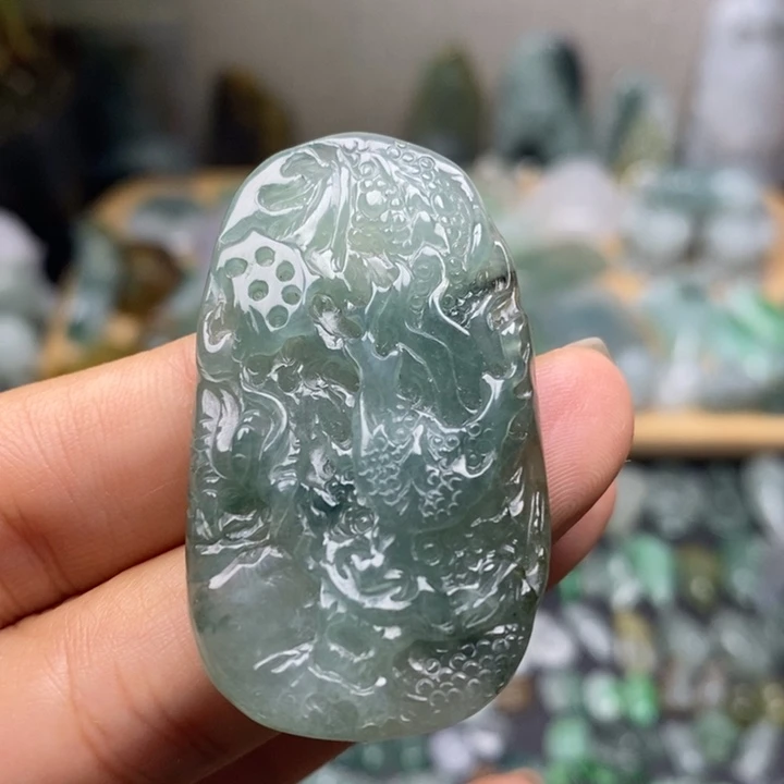 颈饰未镶嵌翡翠龙牌