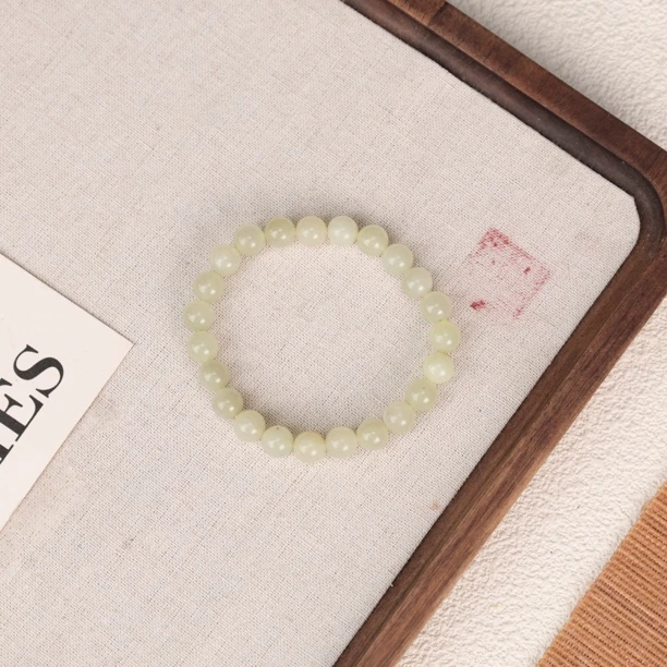 LZ3460-8浅白色和田玉手串