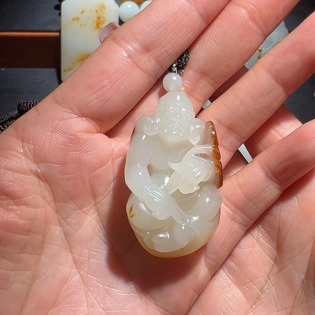 菩***提和田玉未镶嵌颈饰