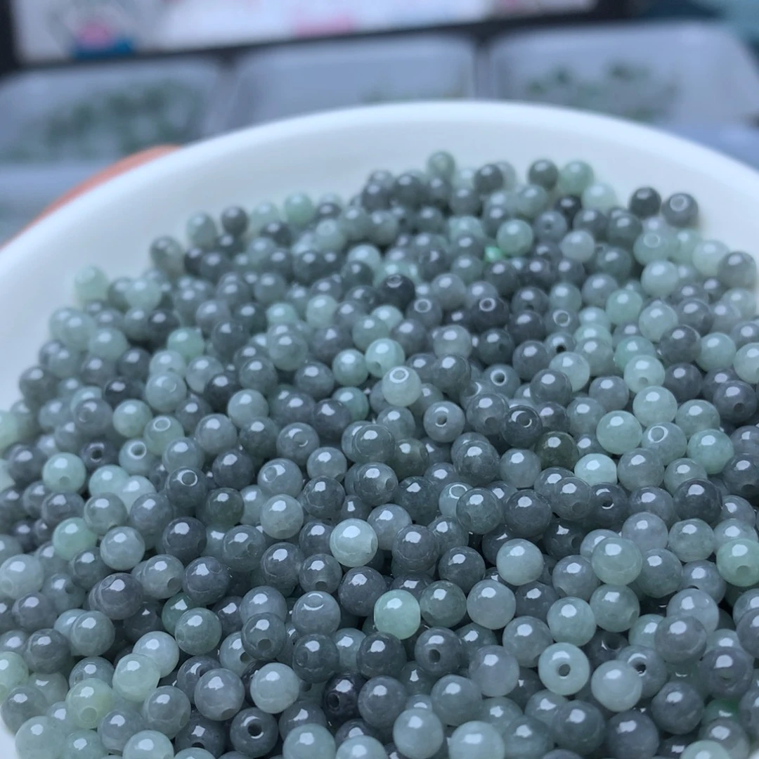 翡翠散珠卡3.8的冰乌鸡小米珠100个