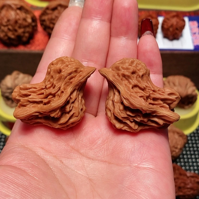 【闪购商品】文玩核桃吊坠赵*。小鸟
