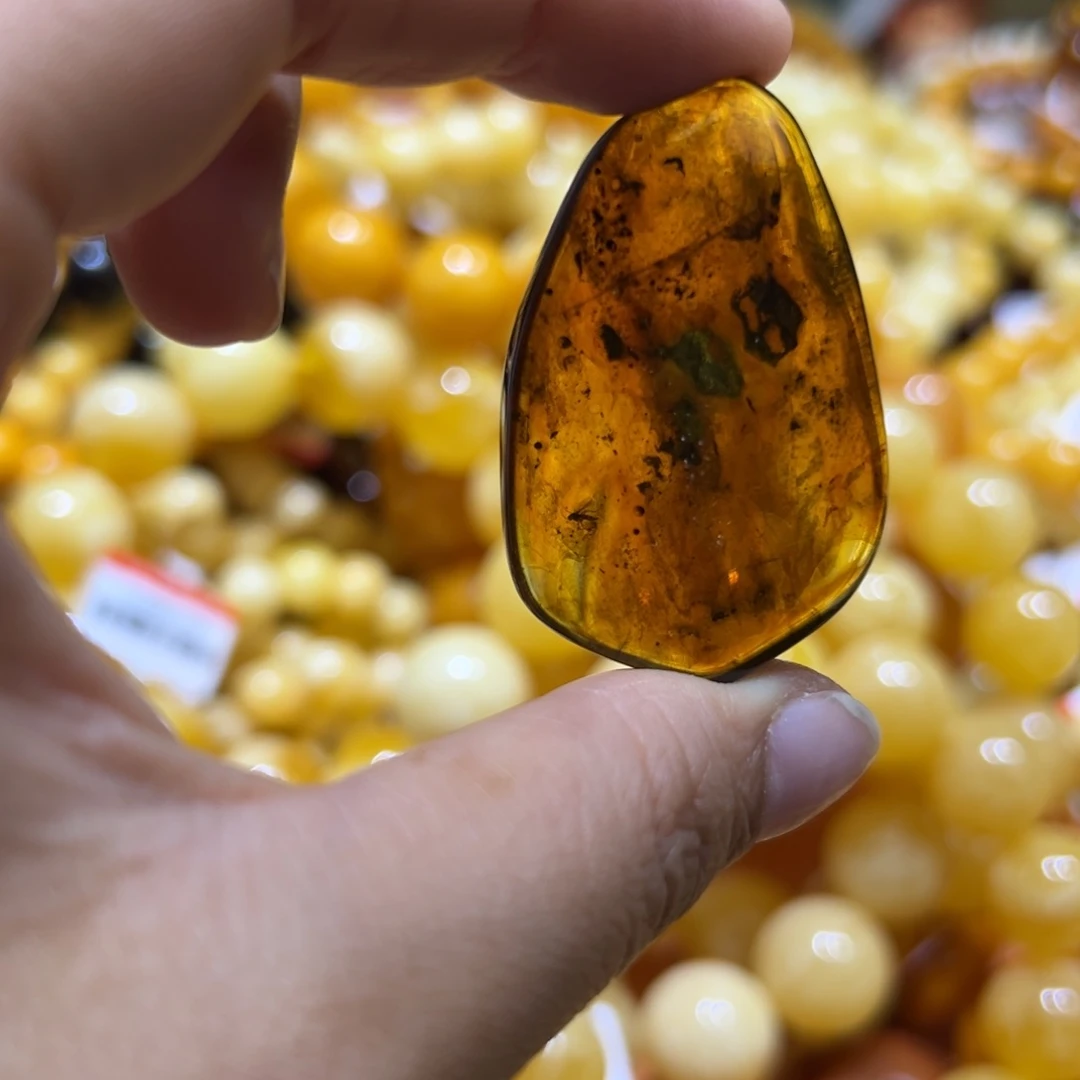 琥珀珠宝奇石未镶嵌