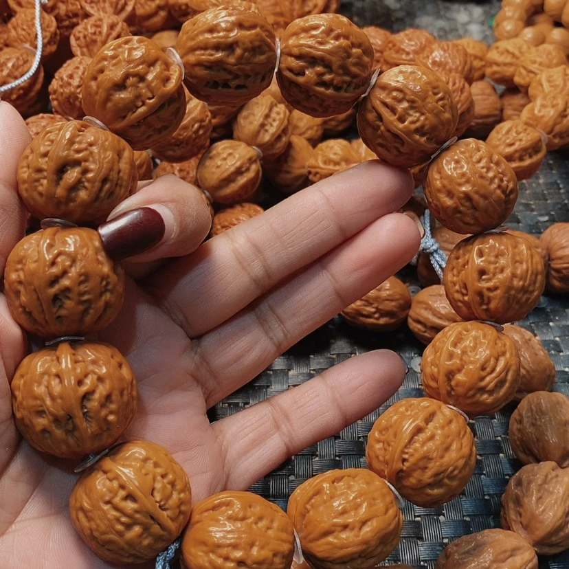 【闪购商品】文玩核桃吊坠思*足球