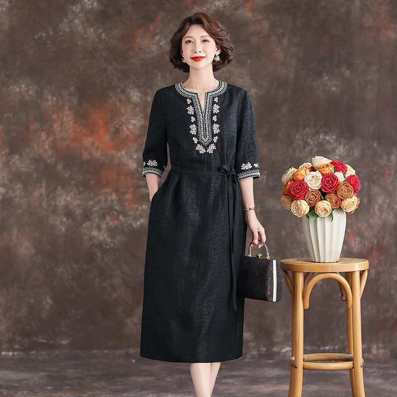 齐黛高端品牌年轻版香云纱连衣裙女2025新款刺绣复古优雅真丝裙子