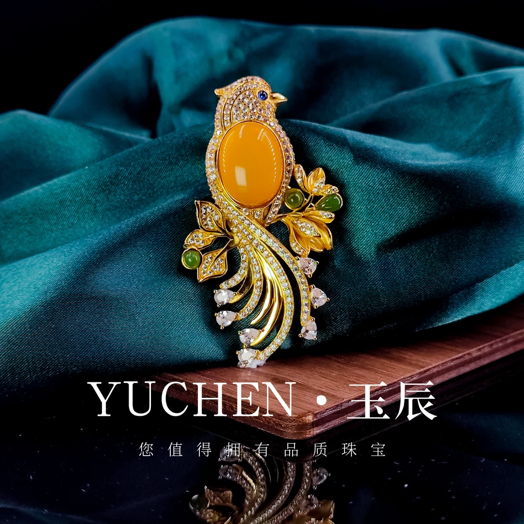 【喜上眉梢】鸡油黄老蜜蜡椭圆蛋面豪华精致银镶胸针多样性发其一