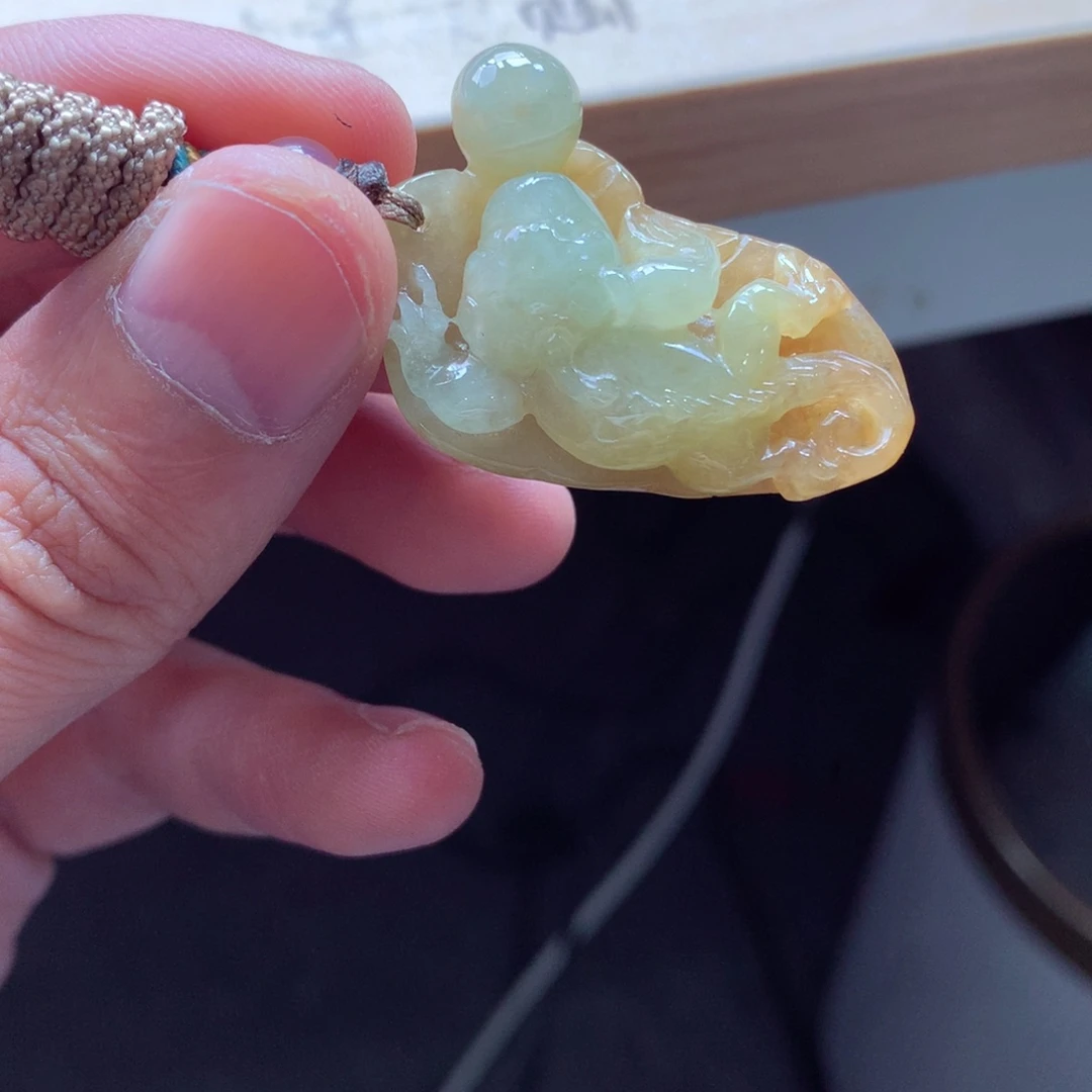 翡翠颈饰未镶嵌吊坠