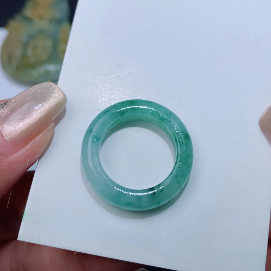 定制翡翠未镶嵌吊坠