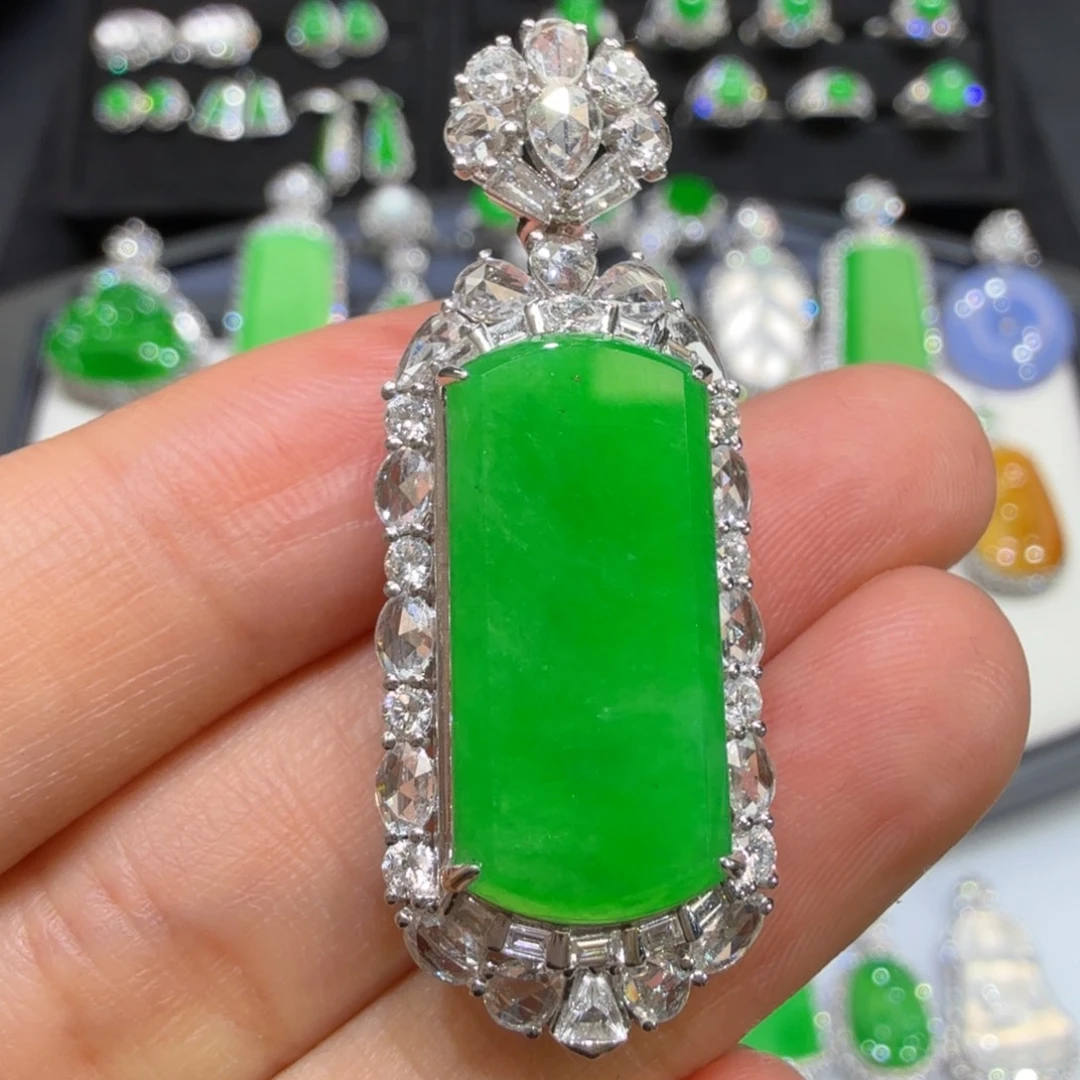 翡翠18K金镶嵌颈饰收到货48小时鉴赏期