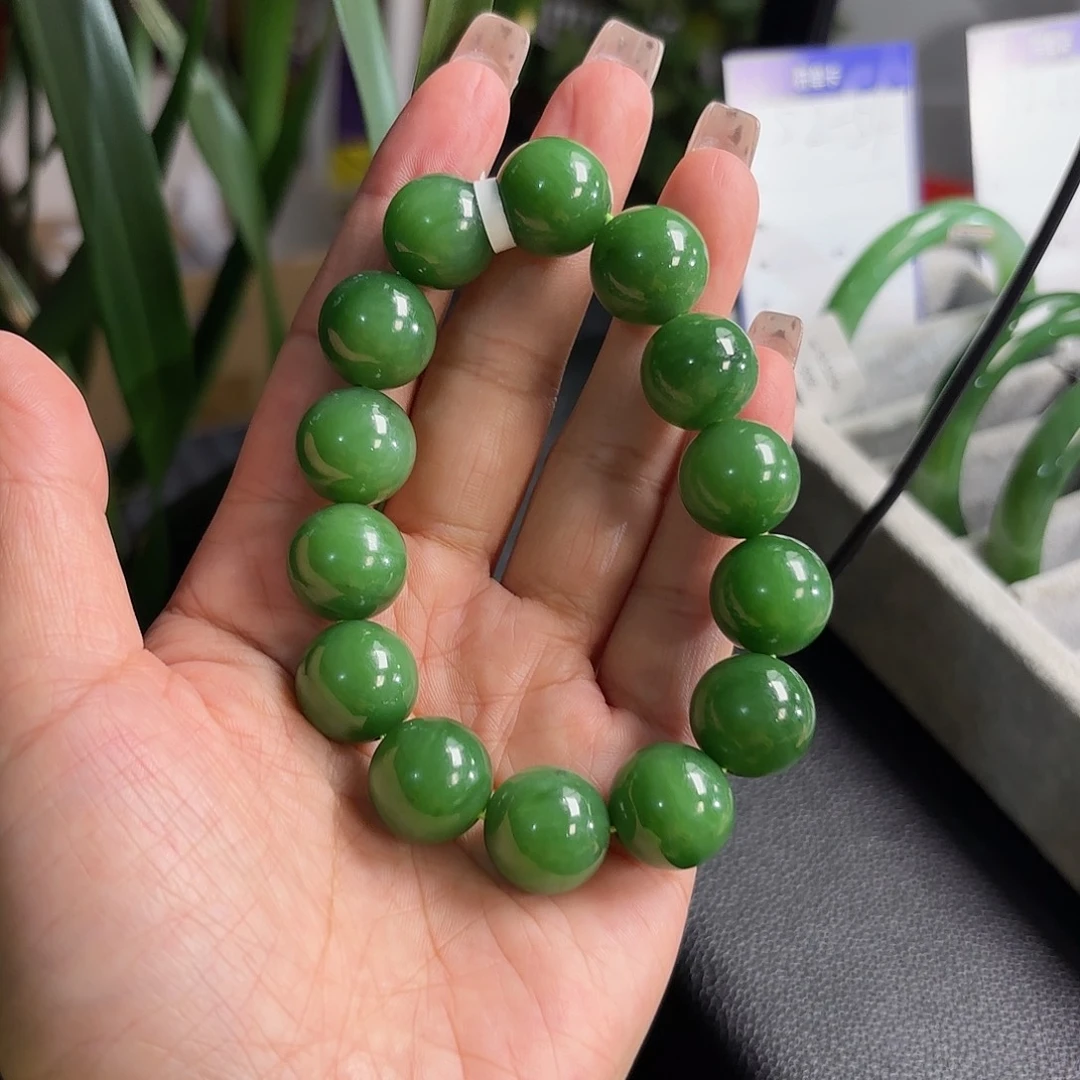和田玉未镶嵌手串辣阳绿卡16