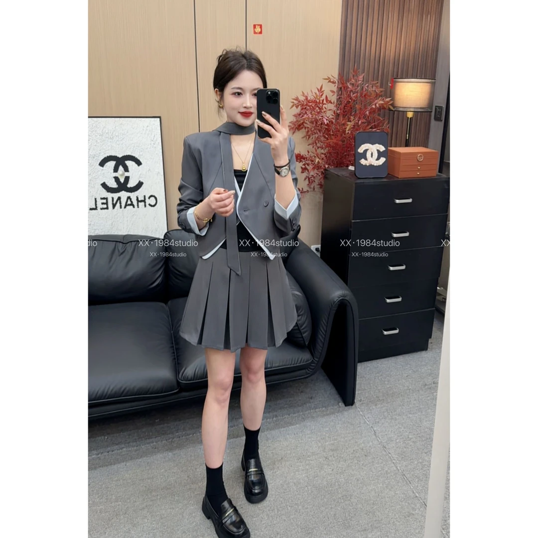 1984 精选【曼城学院】设计感减龄时尚套装