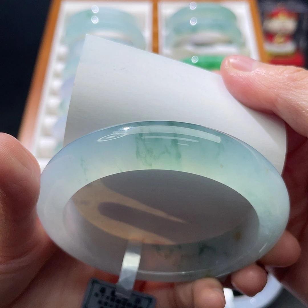 翡翠未镶嵌手镯56.5冰胶飘花