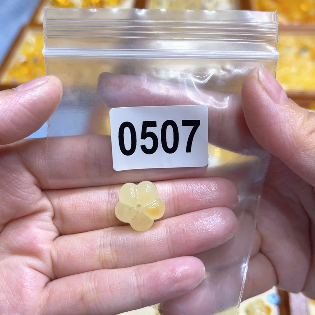 琥珀颈饰未镶嵌蜜蜡