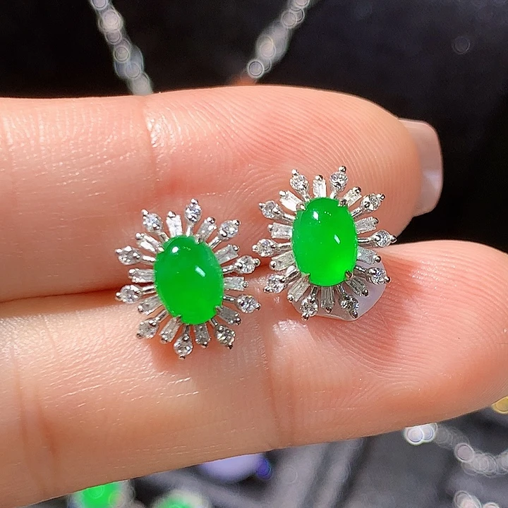 翡翠18K金镶嵌耳饰