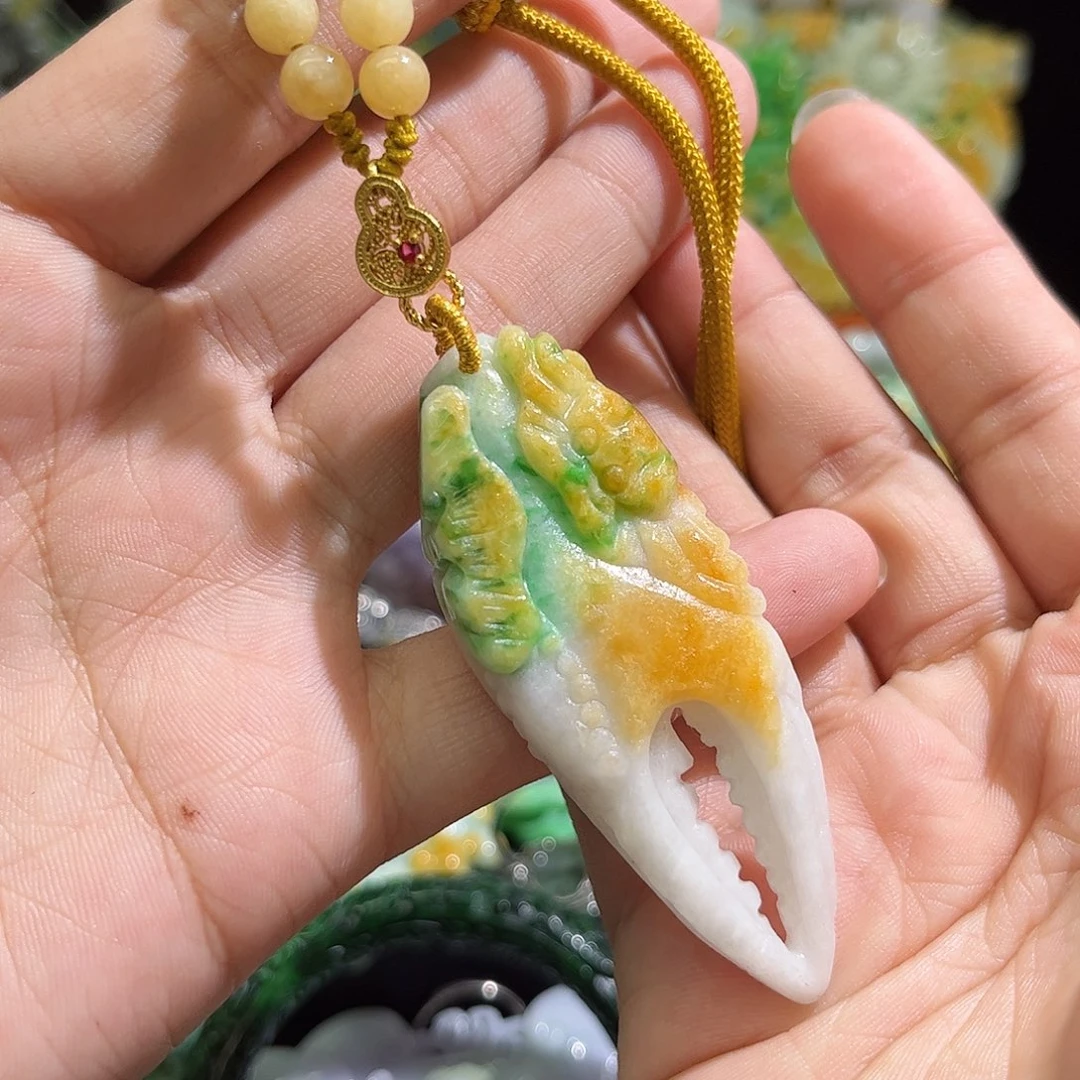 翡翠未镶嵌颈饰待编织