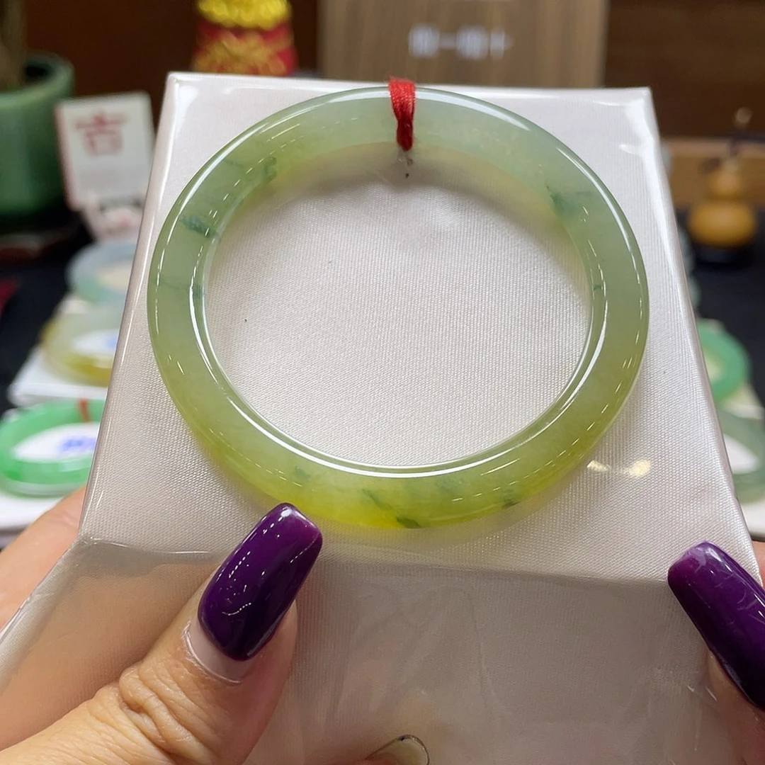 翡翠未镶嵌手镯12 号链接