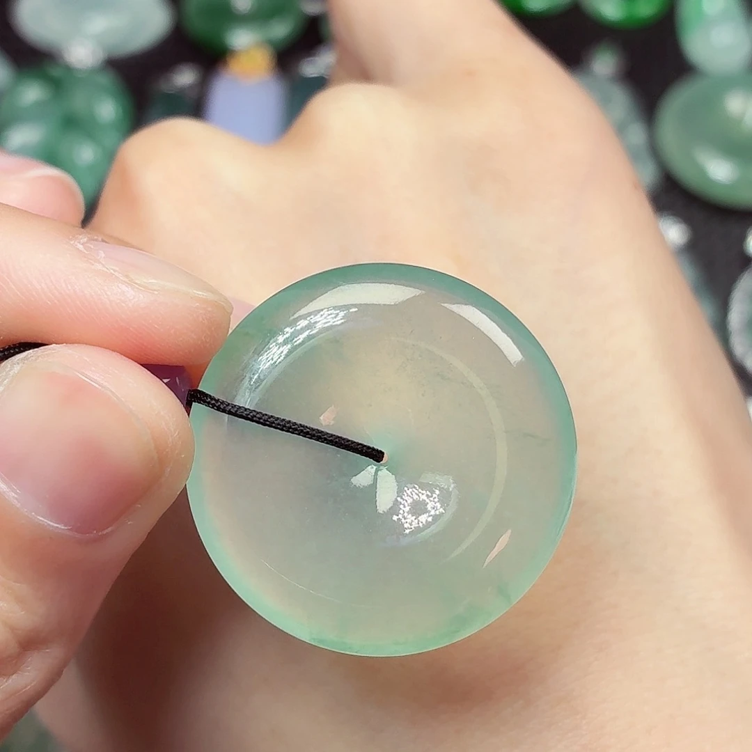 翡翠未镶嵌颈饰平安扣29.9mm-5.8mm