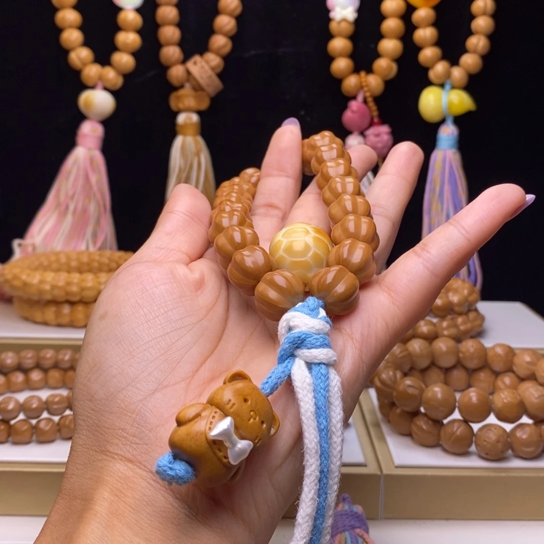 吊坠猴头核桃郑**?咕噜球