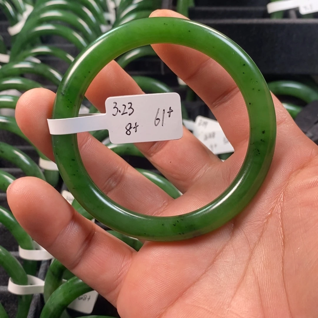 本***无和田玉（碧玉）未镶嵌手镯61