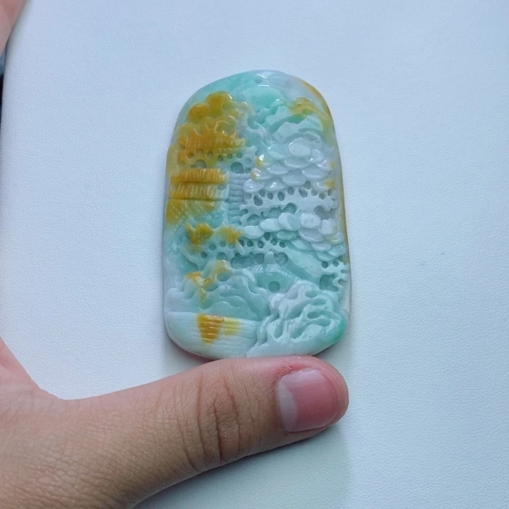颈饰未镶嵌翡翠山水