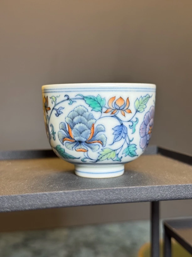 自深堂柴窑仿古斗彩牡丹缠枝莲主人杯