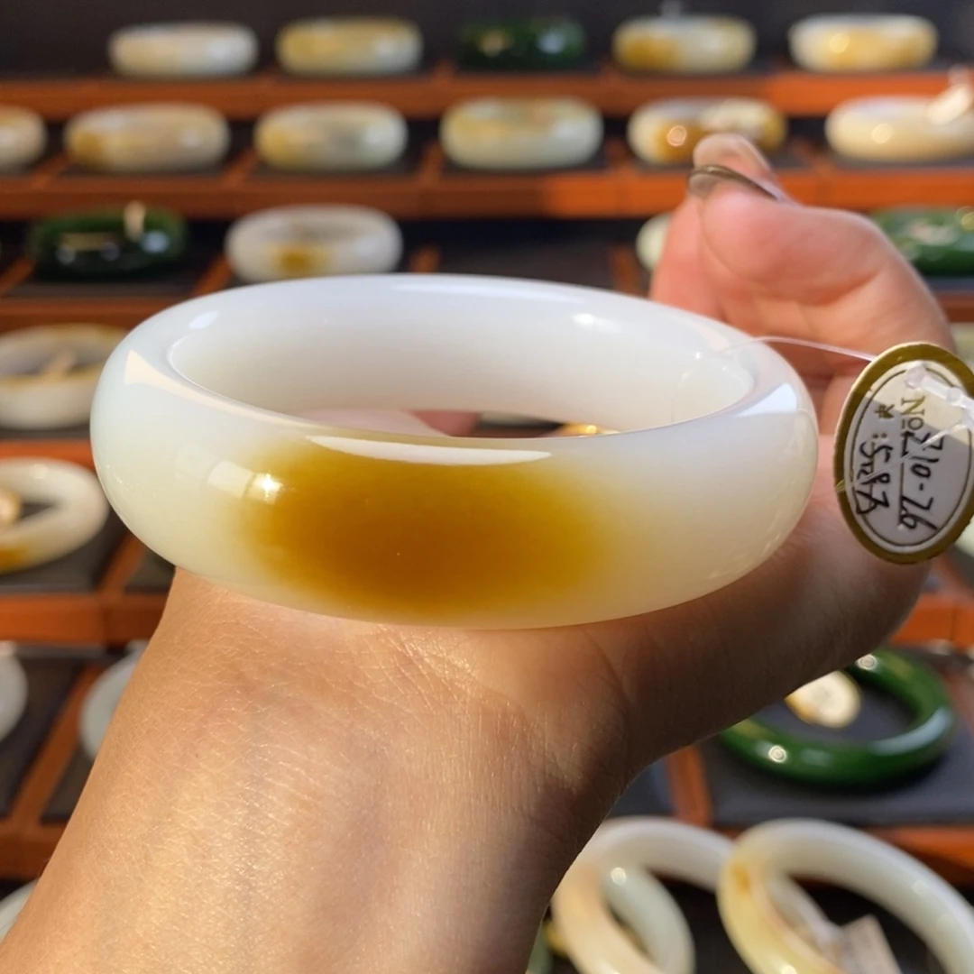 和田玉未镶嵌手镯60圈