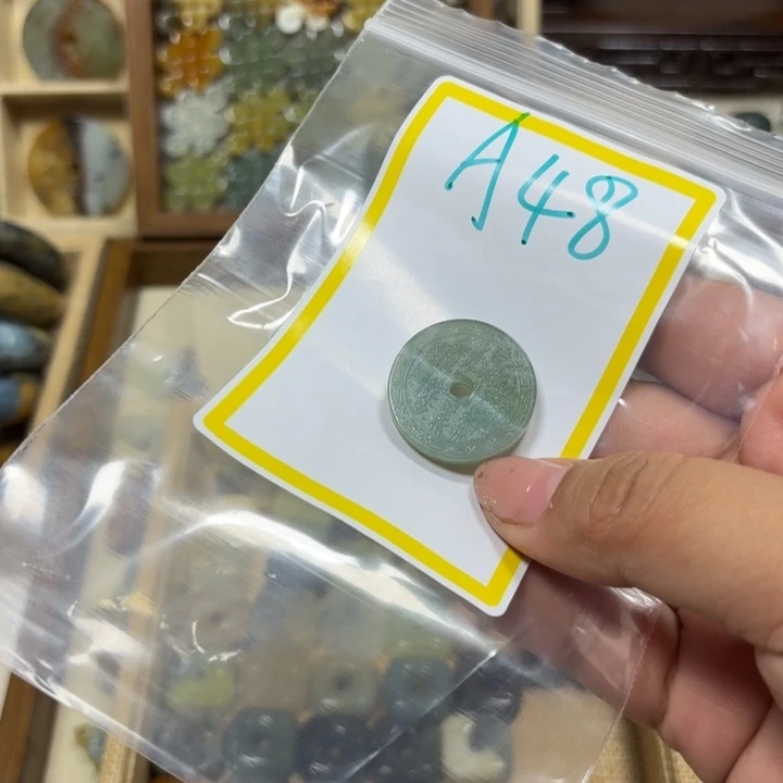 我***皂蛇纹石玉合金颈饰