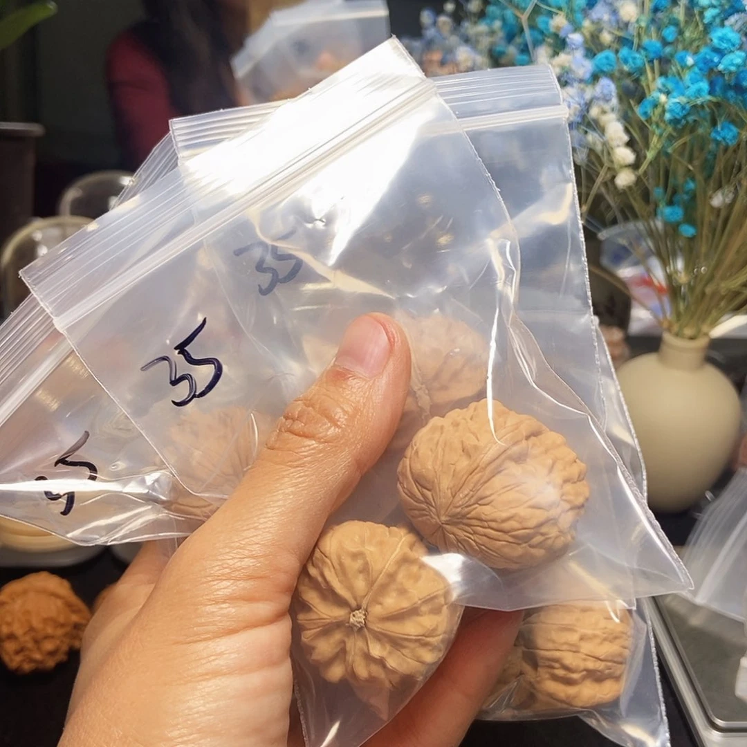 直播间瑕疵核桃一对虚尖