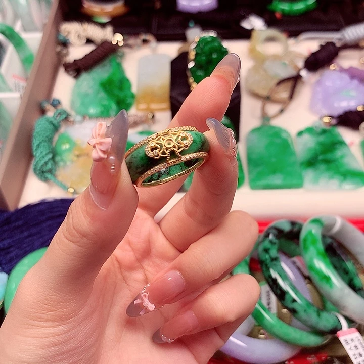 翡翠银S925镶嵌颈饰翡翠