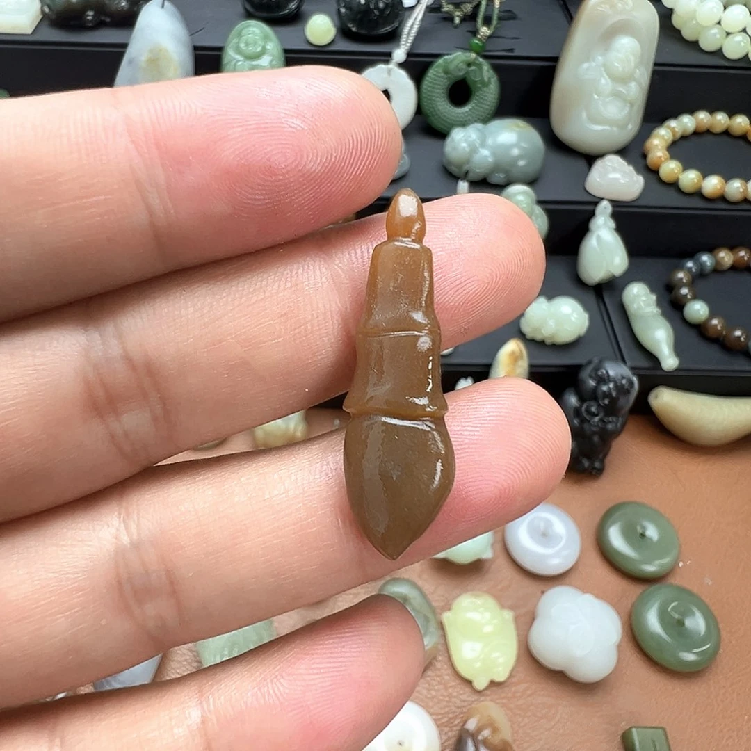 未镶嵌和田玉（糖玉）珠宝半成品