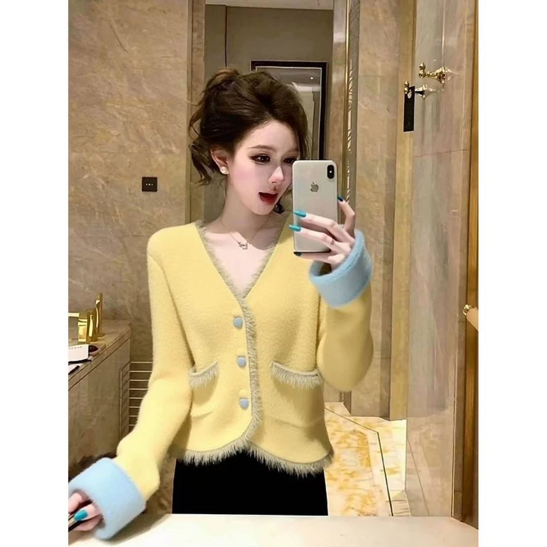 黄色毛衣女款2025新款冬绝美巨好看独特漂亮减龄气质高端针织开衫