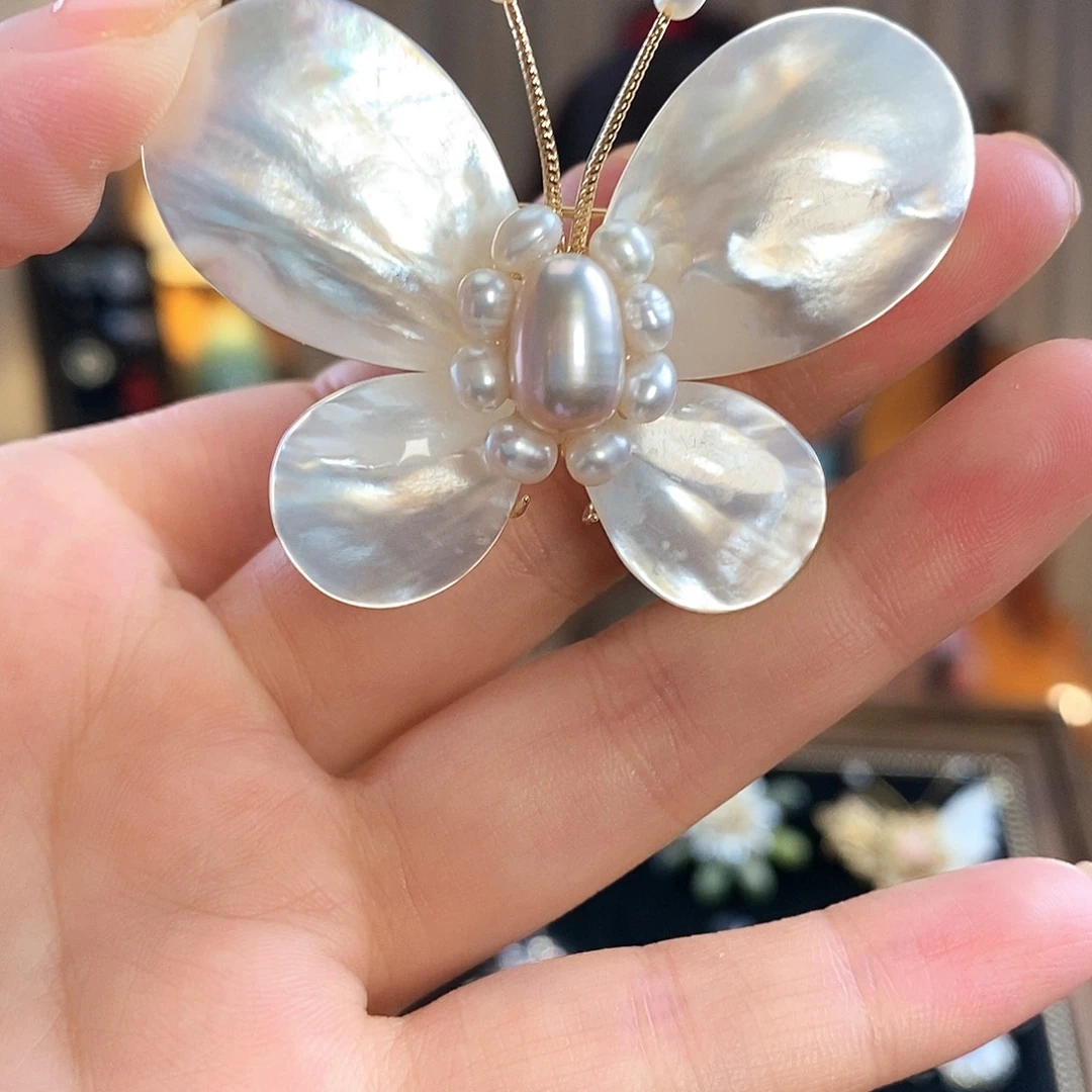 仿水晶铜合金胸针