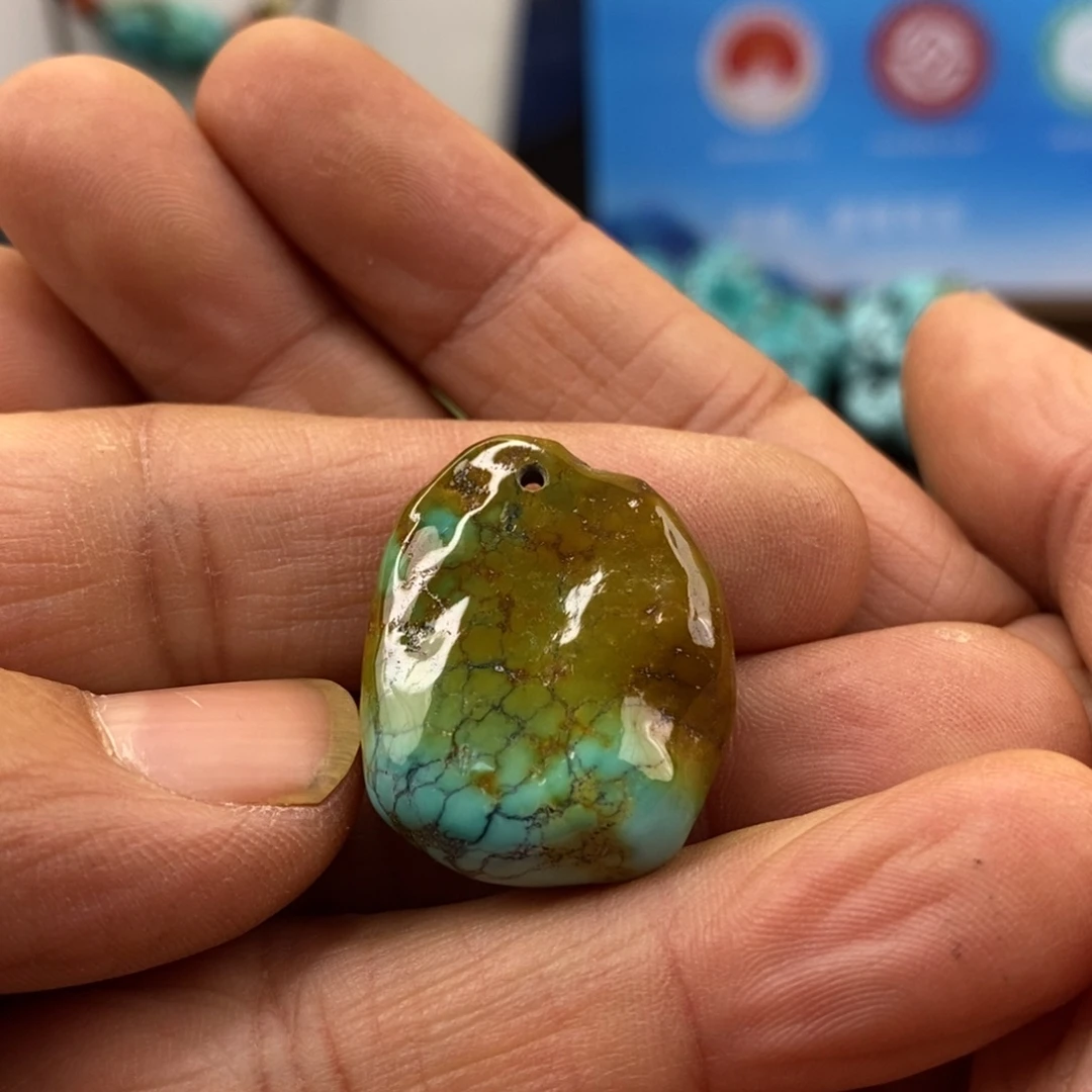 绿松石未镶嵌珠宝奇石