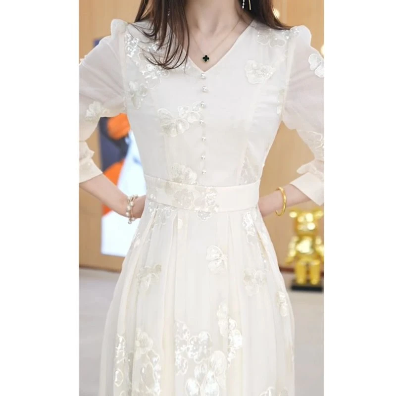 欧若风白色连衣裙春装女2025新款轻奢高级感初恋白月光减龄刺绣裙