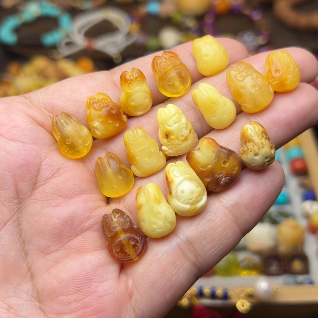 蜜蜡未镶嵌裸石兔子发一个