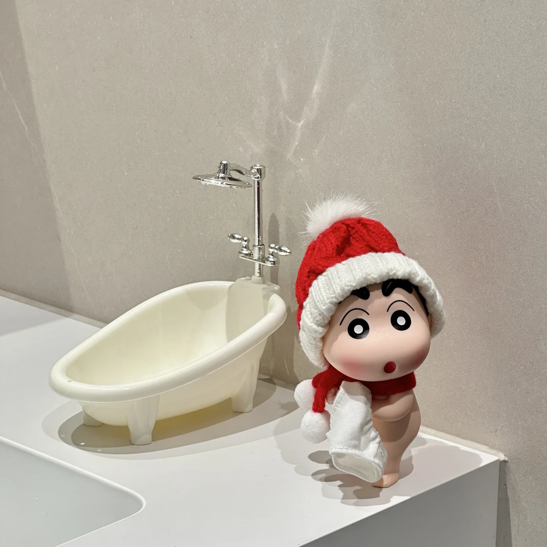 圣诞小新洗澡小新实心可爱玩具生日礼物桌面创意摆件装饰