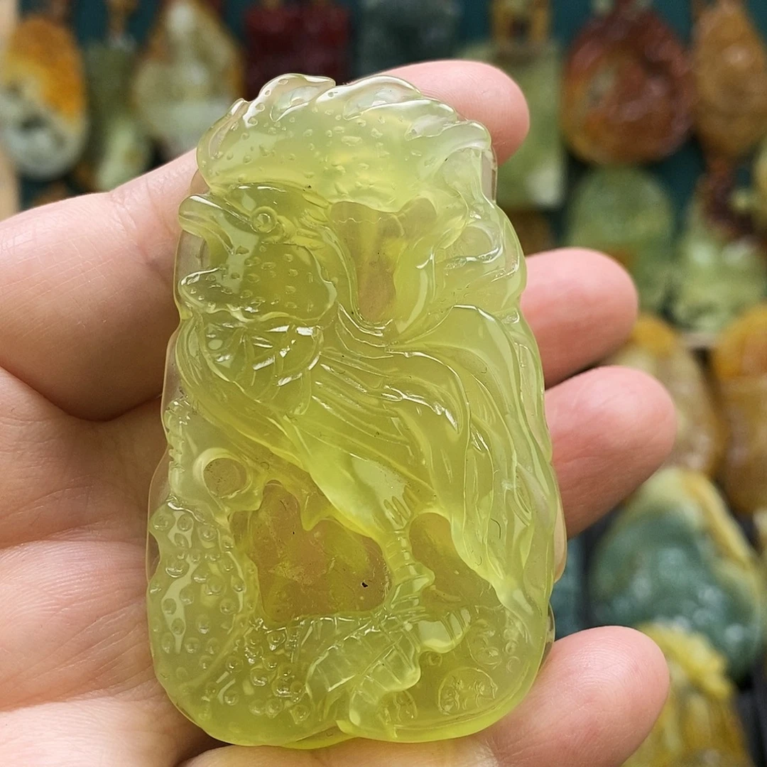 蛇纹石玉未镶嵌颈饰生肖鸡