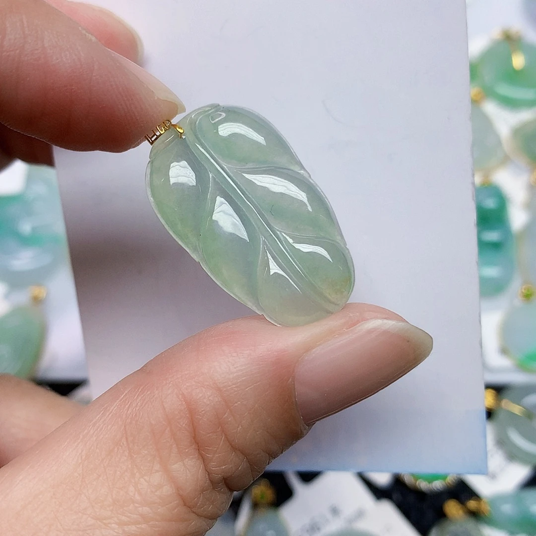 翡翠18K金镶嵌颈饰357788