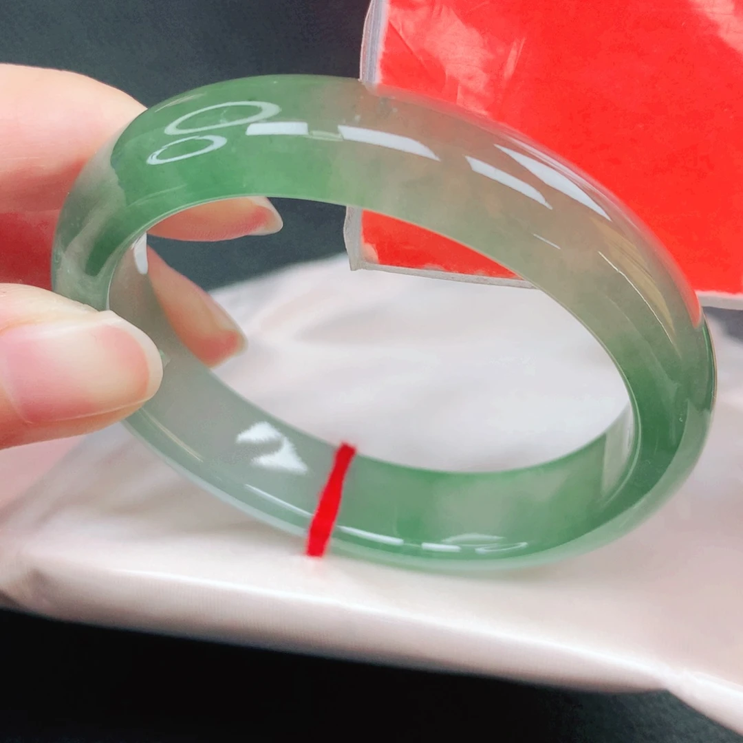 翡翠未镶嵌手镯53贵