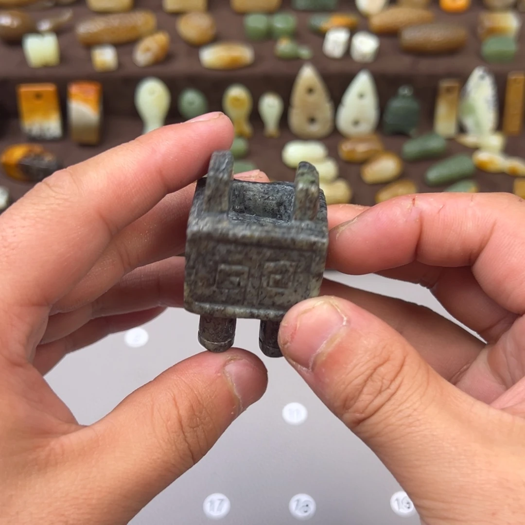 岫岩河磨玉（透闪石质玉）未镶嵌颈饰