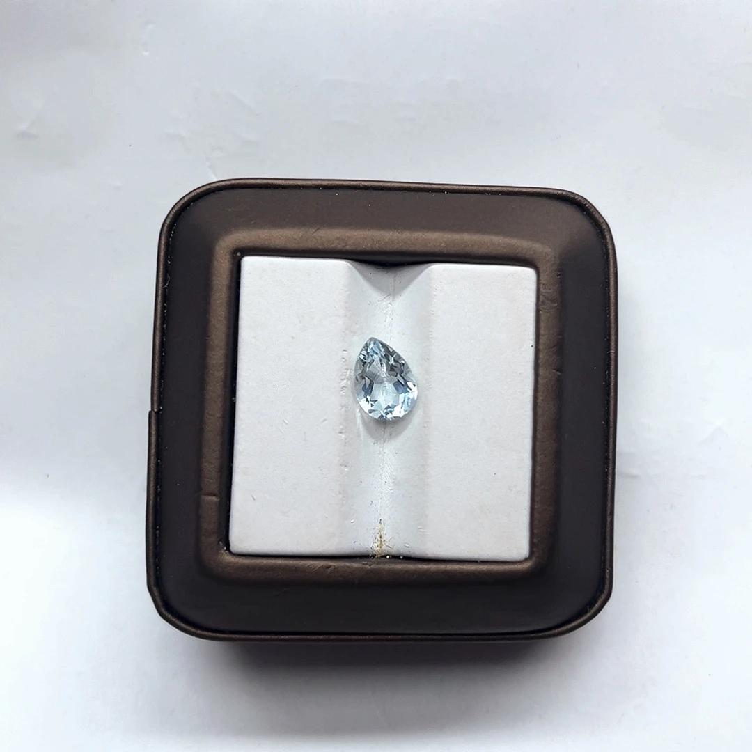 海蓝宝石裸石未镶嵌6.9×9.6精美水滴