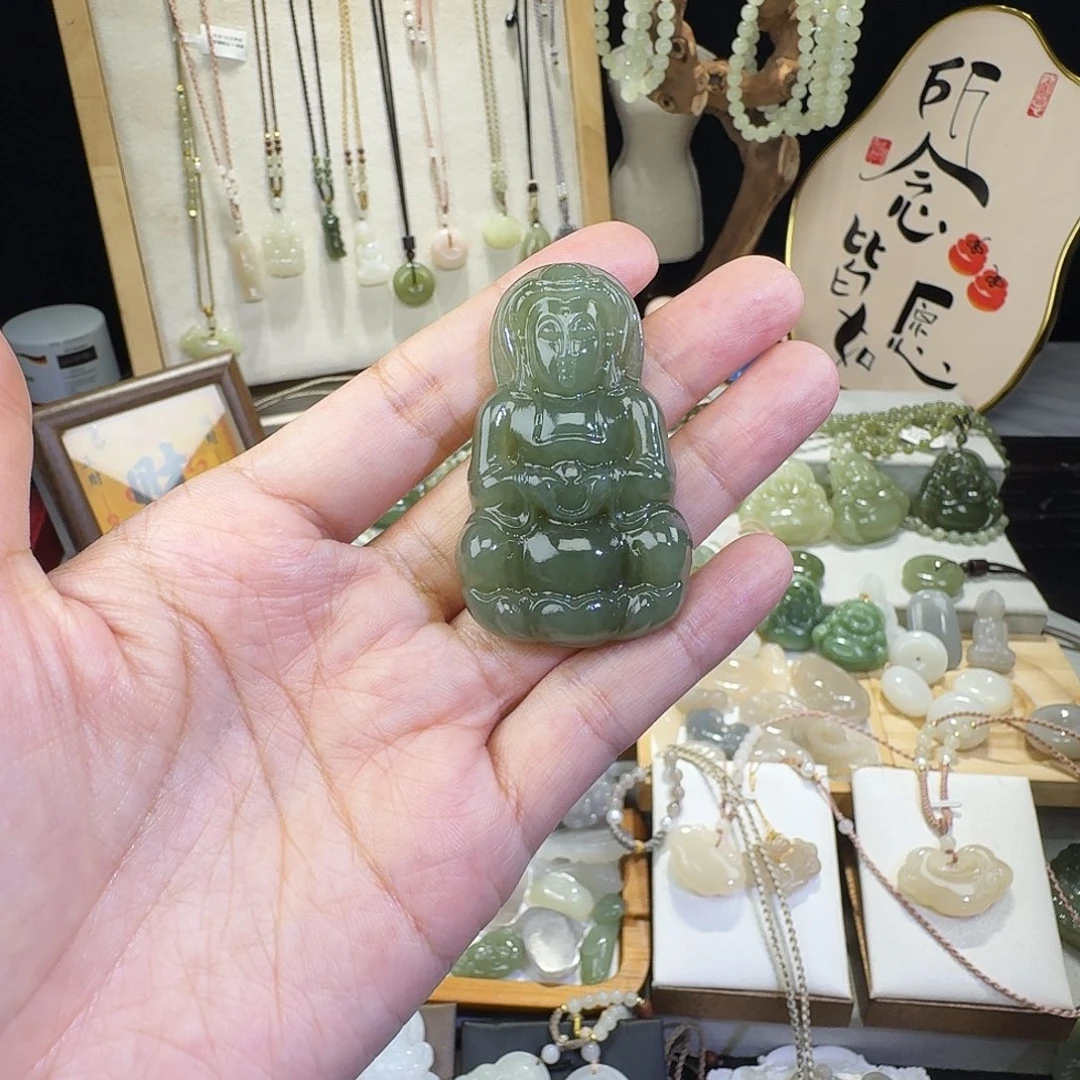 小***莫颈饰未镶嵌和田玉