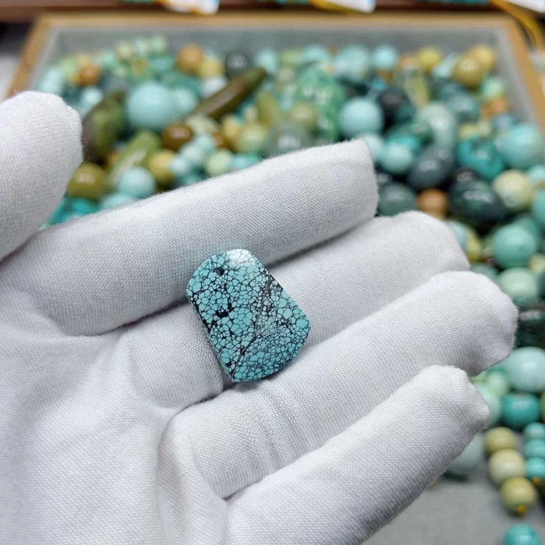 绿松石未镶嵌挂件