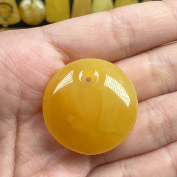 蜜蜡未镶嵌珠宝奇石