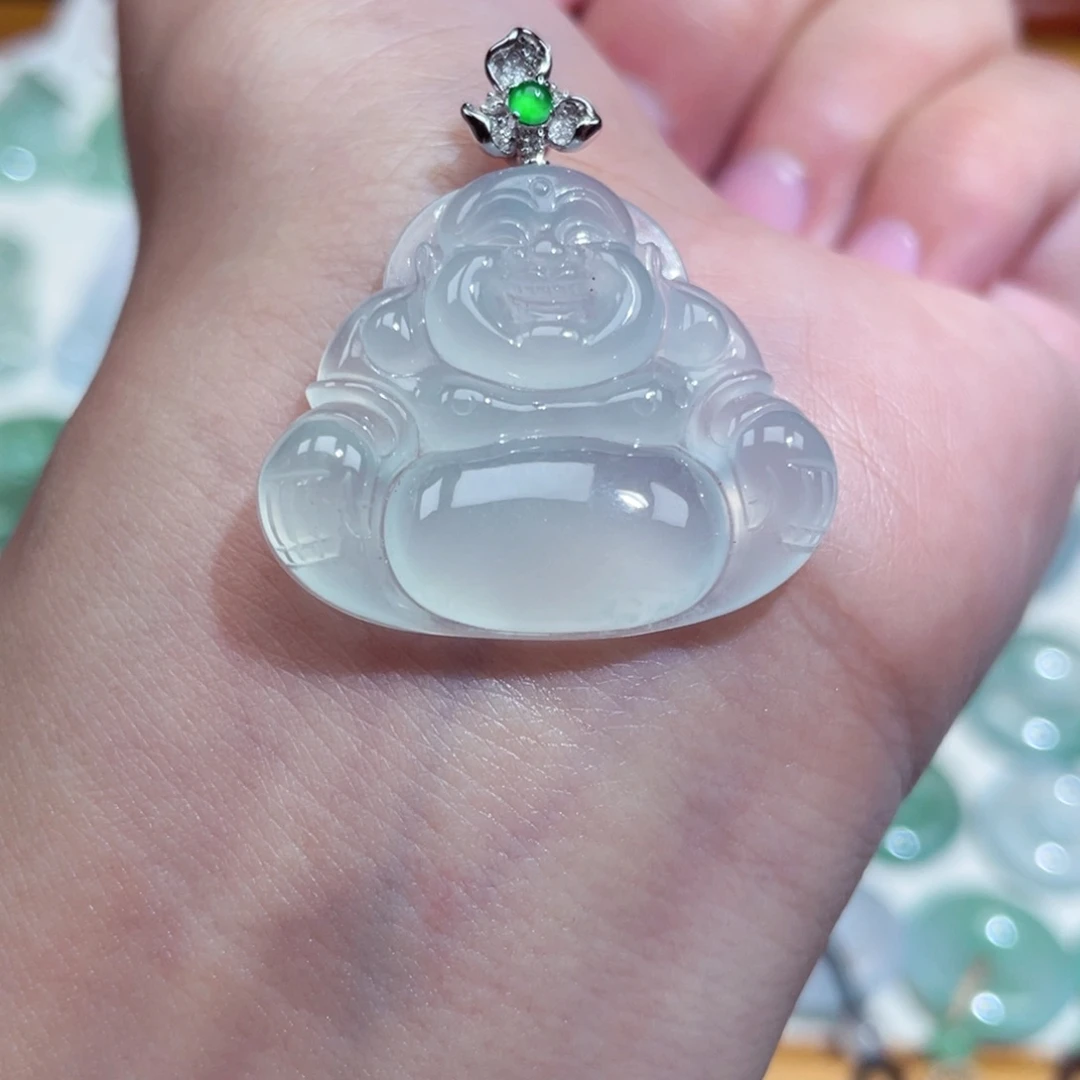 翡翠18K金镶嵌颈饰佛公