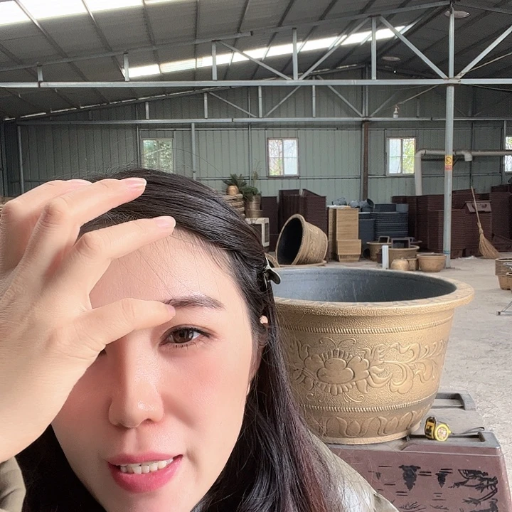 圆83口径花盆两个