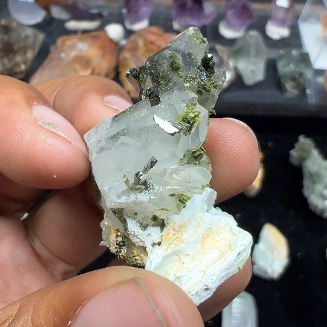 未镶嵌水晶珠宝半成品