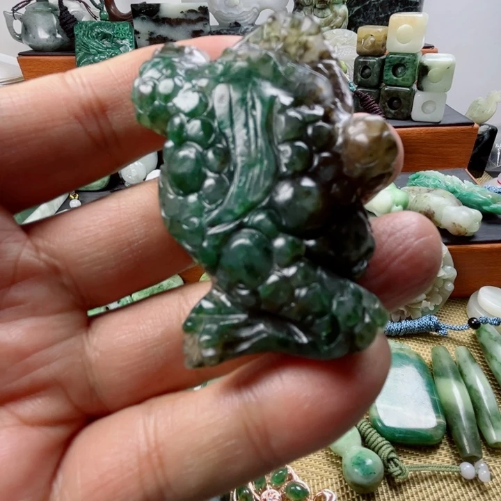 独山玉未镶嵌珠宝半成品