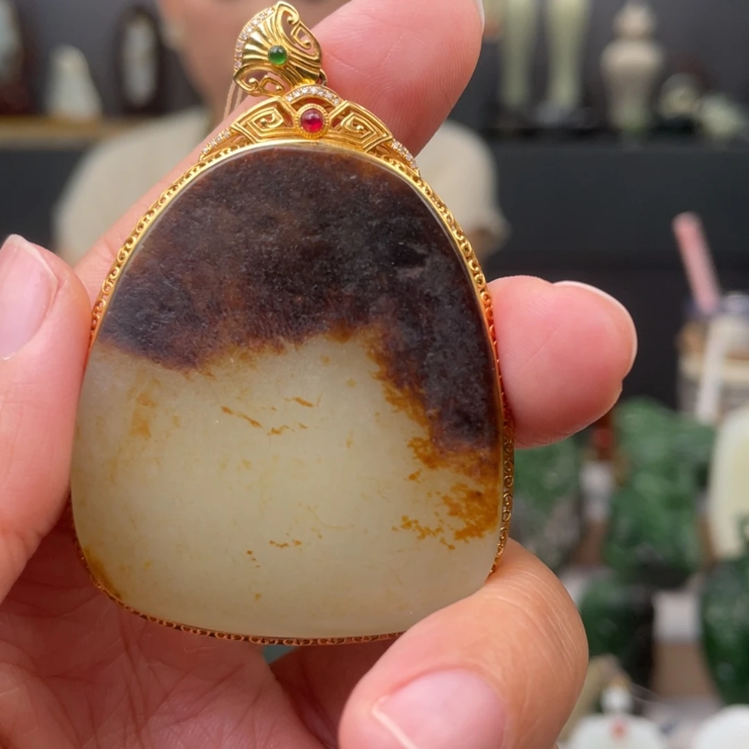 和田玉未镶嵌颈饰一**亿